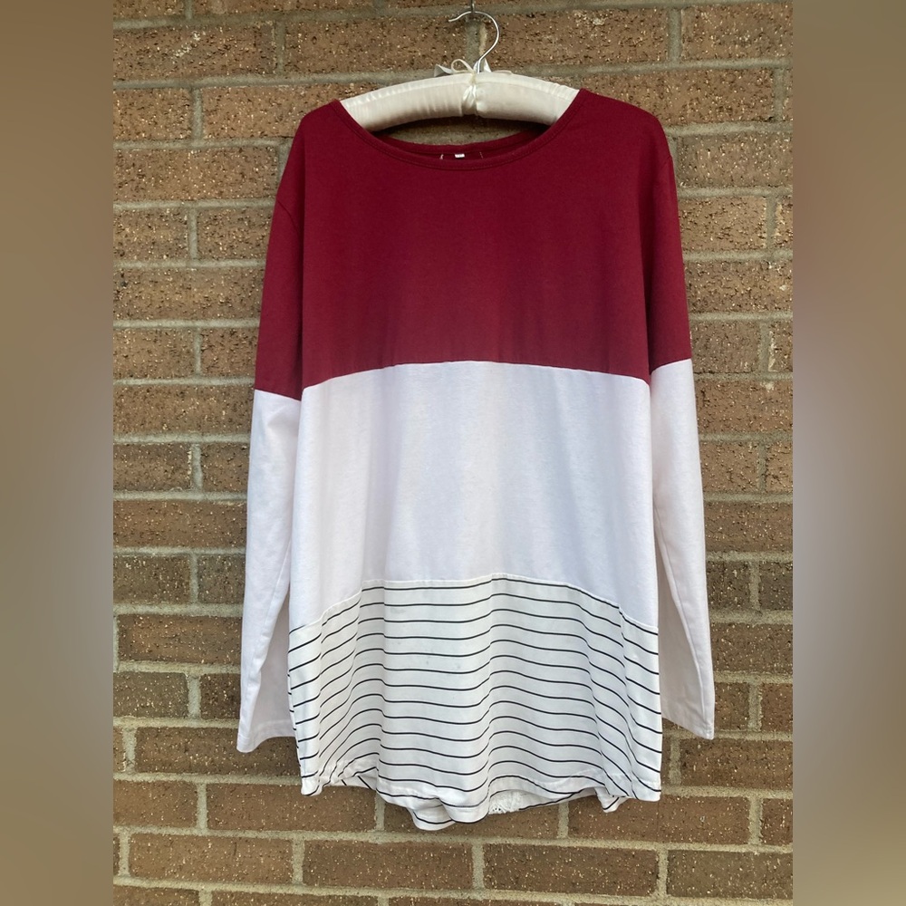 Color Block, long sleeve, Top accented with lace on back, XXL